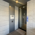 駐車場からスムーズに出入りできるサブエントランス付き！