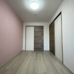 約6帖の洋室。子供部屋はもちろん、書斎や趣味部屋としても活躍する洋室。暮らしに合わせた使い方ができます。(内装)